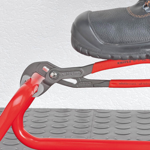 Powerful Self-Locking Jaw Design